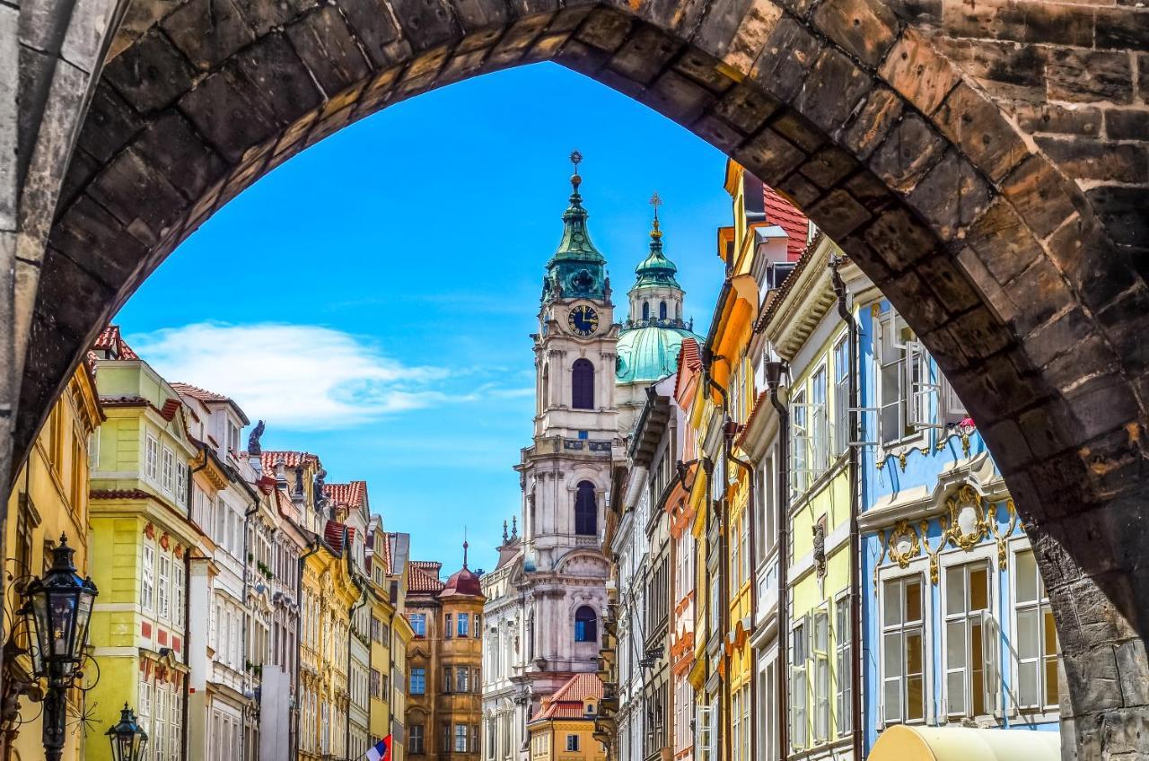Charles Bridge & Albergue