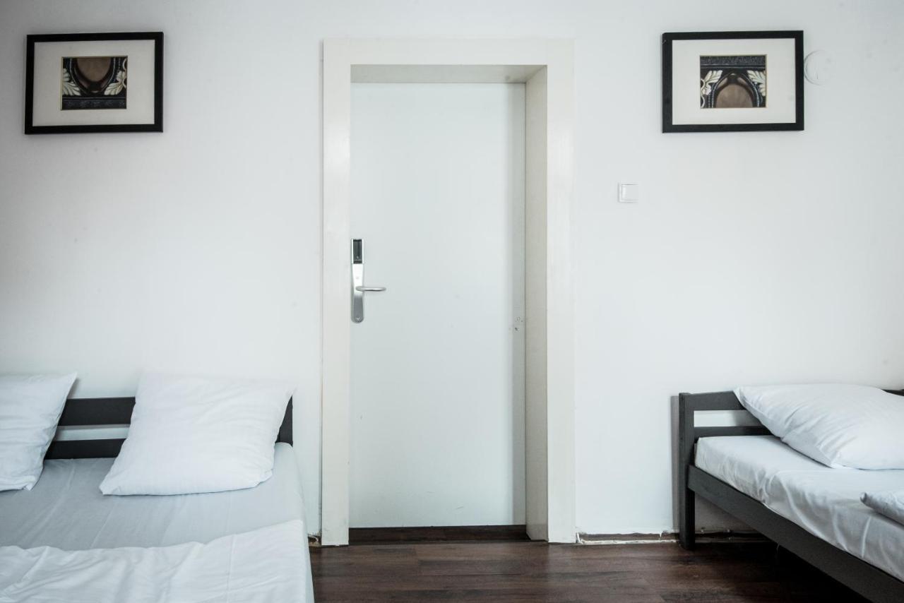 Hostal Charles Bridge &