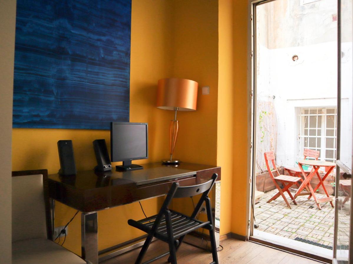 Hostal Charles Bridge &