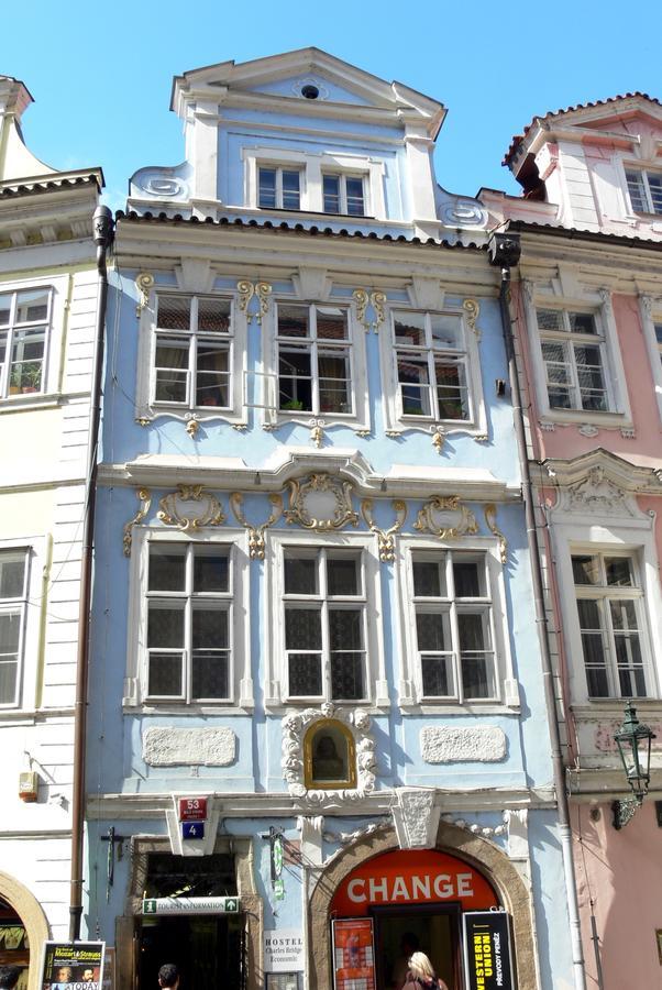 Charles Bridge & Hostal *